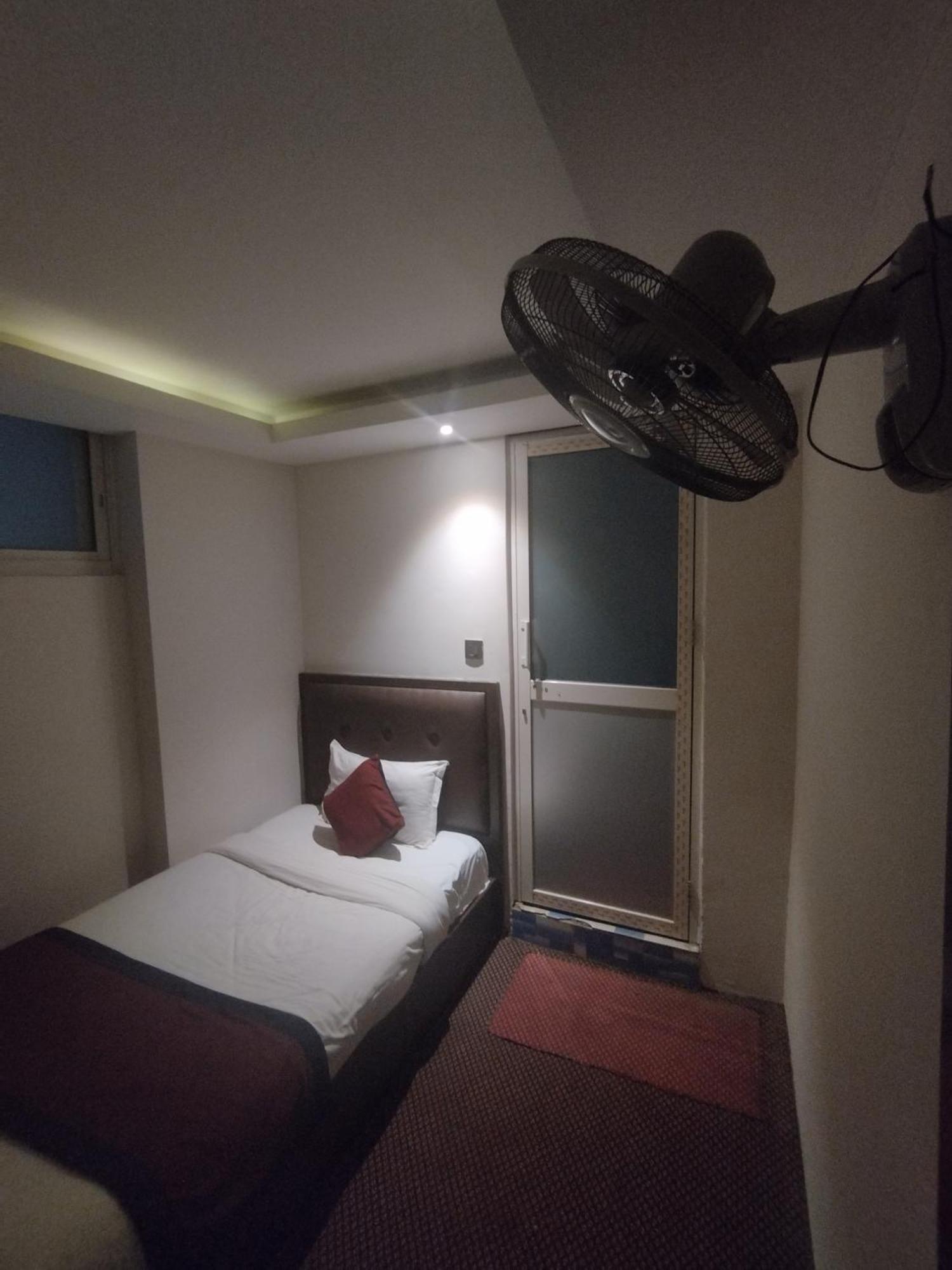 Hotel De Universal كاتماندو المظهر الخارجي الصورة